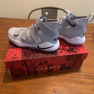Nike Lebron Soldiers
